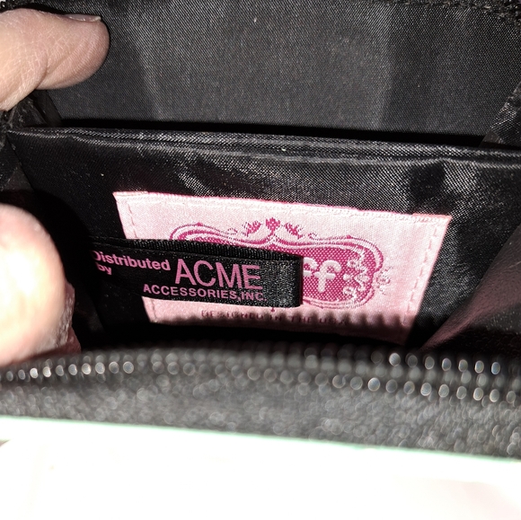 Cute Fluff Wallet - Picture 3 of 4